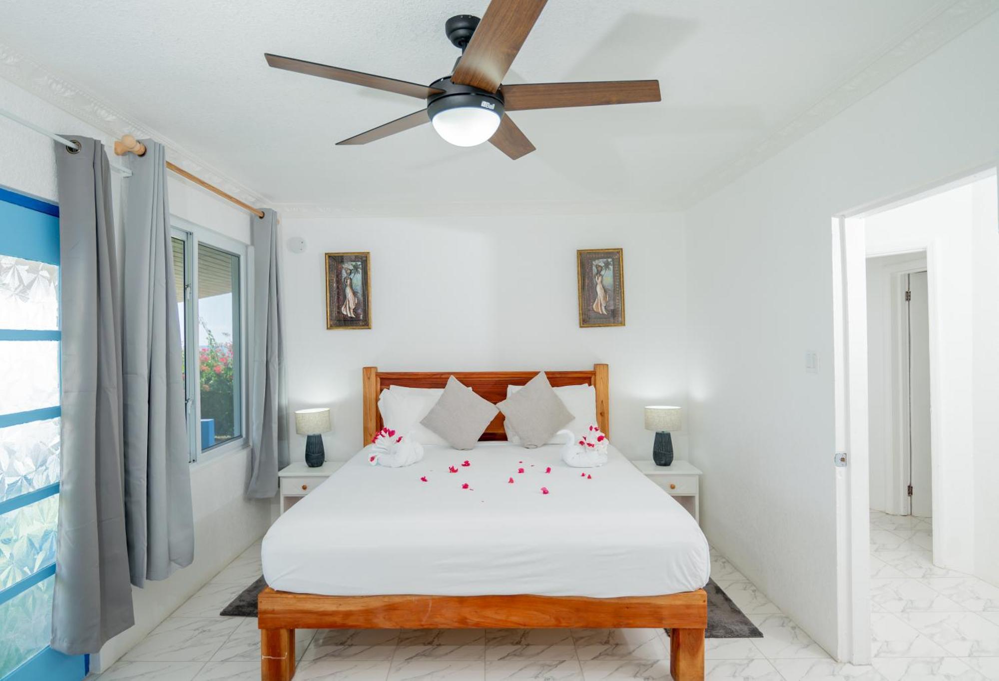 Beyond Sunset & Bed & Breakfast Treasure Beach